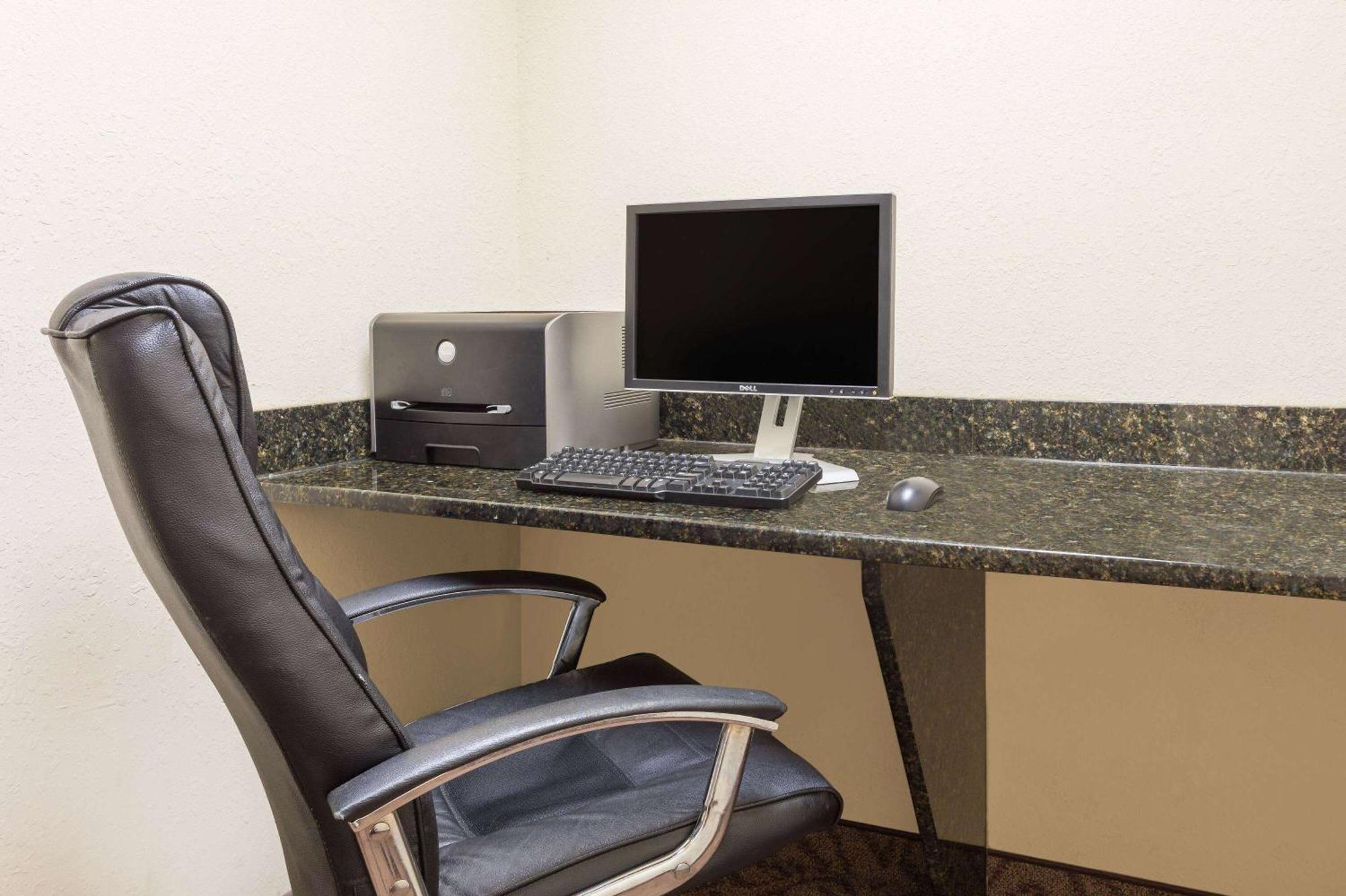 Days Inn By Wyndham Semmes מובייל מראה חיצוני תמונה